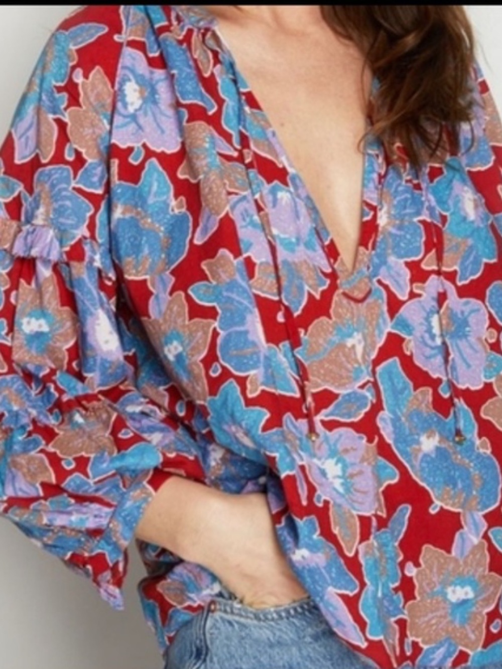 Love the Label Anthro Red Blue Floral Puff-Sleeve V-Neck Blouse Size Large NWT